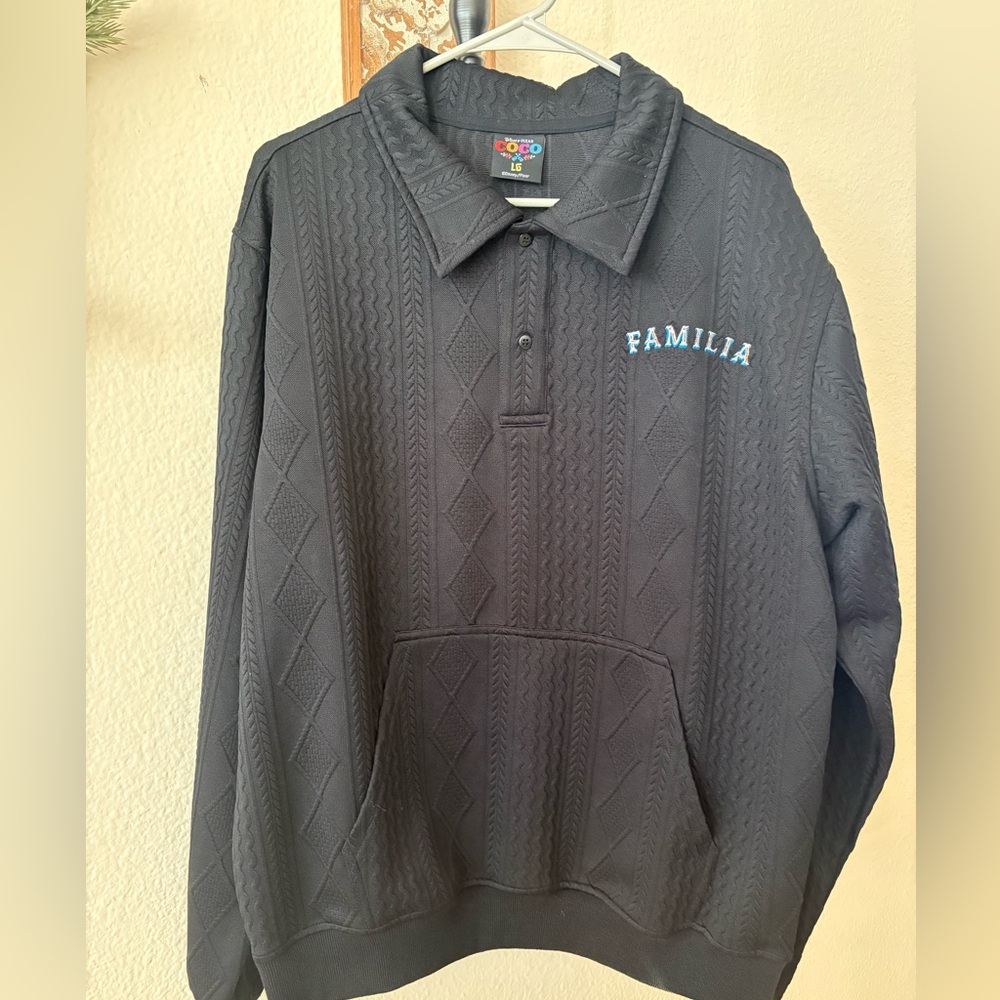 Disney Pixar Coco “Familia” Sweatshirt size Large